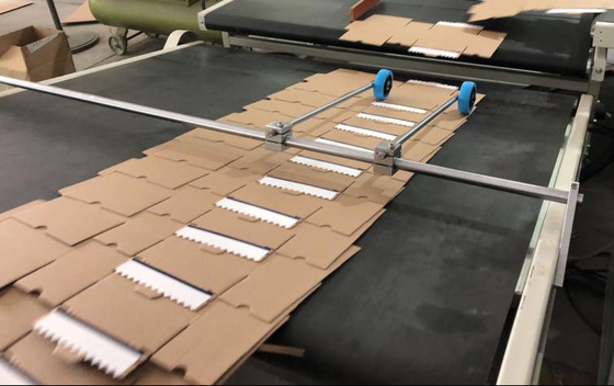 máquina que pega automática 60m/min-100m/min para la certificación acanalada del CE de las cajas